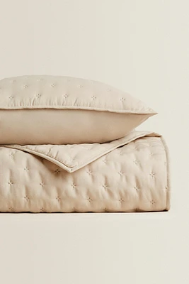 QUILTED QUILT WITH DOTS