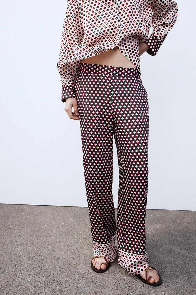 SATIN EFFECT PRINTED PANTS