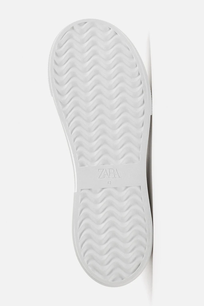 CHUNKY SNEAKERS