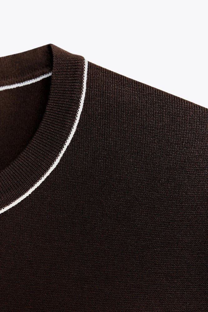 TRIMMED SHORT SLEEVE KNIT TOP