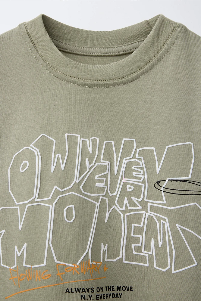 T-SHIRT IMPRIMÉ GRAFFITI