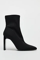 HEELED ANKLE BOOTS WITH TOPSTITCHING