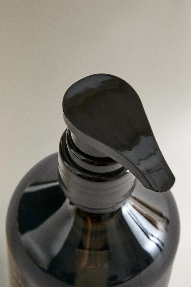 (16.91 oz) CEDAR WOOD LIQUID HAND SOAP