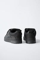 SKATE SNEAKERS