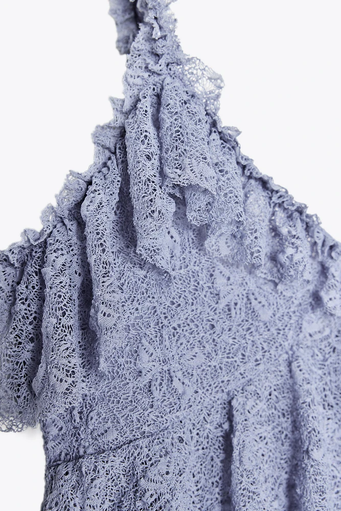 LACE RUFFLE TOP