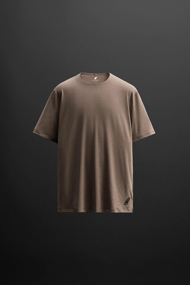 LIGHTWEIGHT TEXTURED T-SHIRT