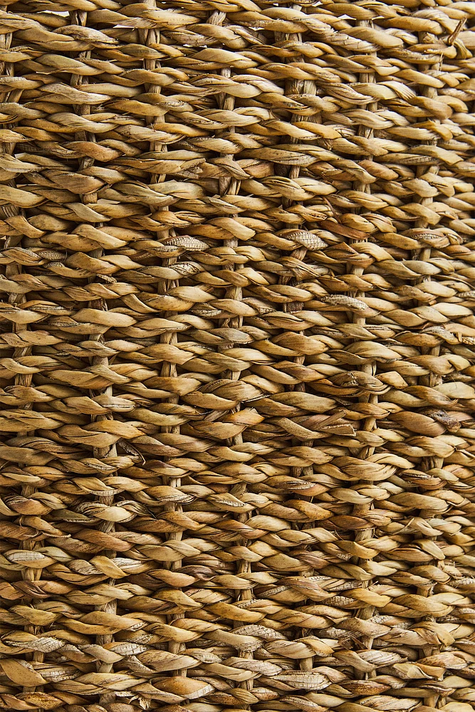 LARGE SEAGRASS BASKET WITH HANDLES