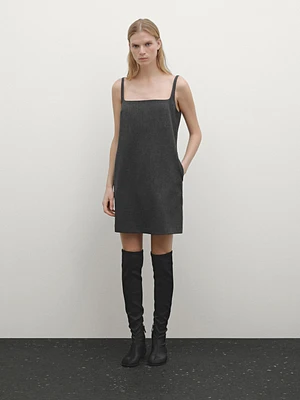 Robe courte à bretelles
