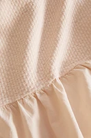 CHILDREN'S BEDSPREAD WITH RUFFLES