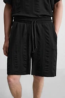 TEXTURED JOGGER SHORTS