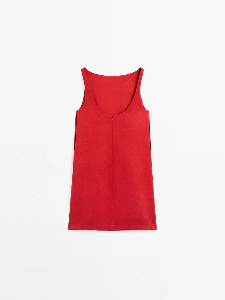 Short linen blend dress with low-cut back