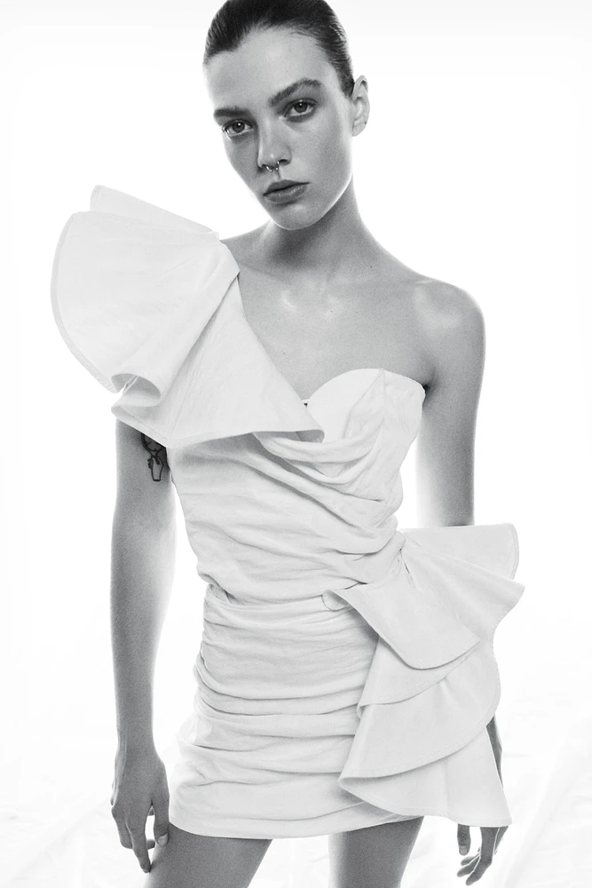 VOLUMINOUS RUFFLE TOP ZW COLLECTION