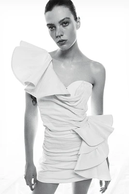 VOLUMINOUS RUFFLE TOP ZW COLLECTION