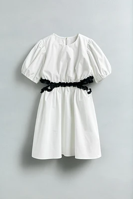 ROBE AJOURÉE À VOLANTS