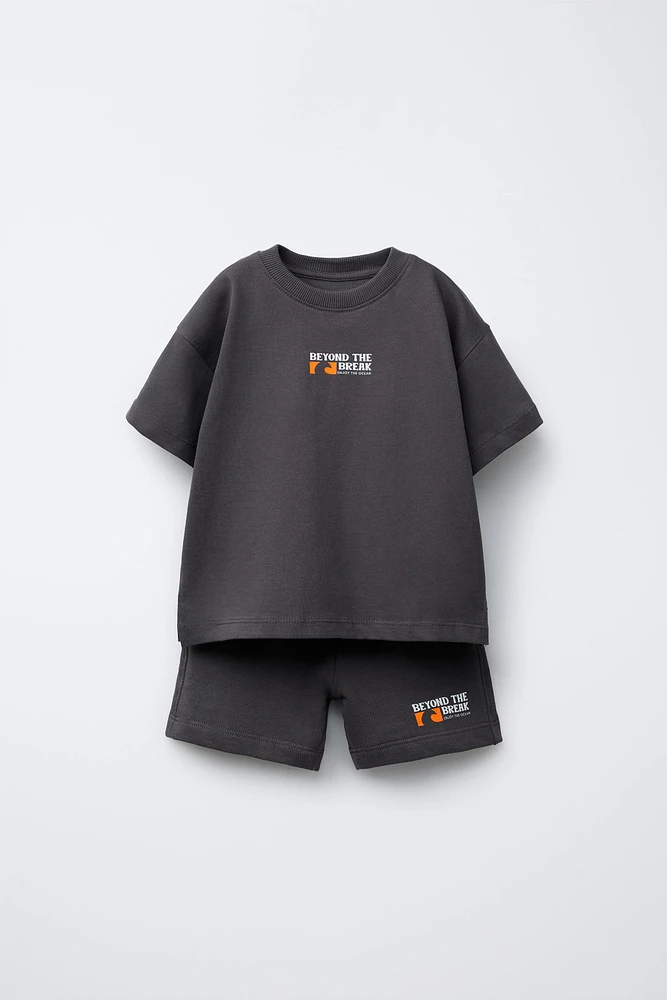 T-SHIRT AND BERMUDA SHORTS SET WITH TEXT PRINT