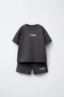 T-SHIRT AND BERMUDA SHORTS SET WITH TEXT PRINT