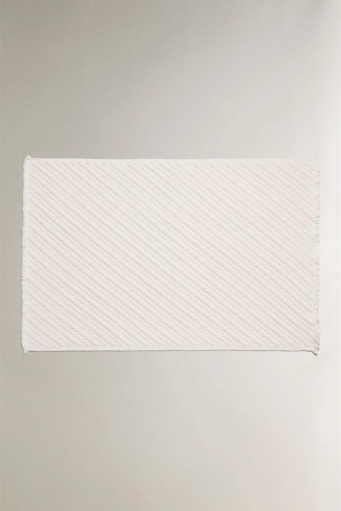 TAPIS DE BAIN RAYURES DIAGONALES