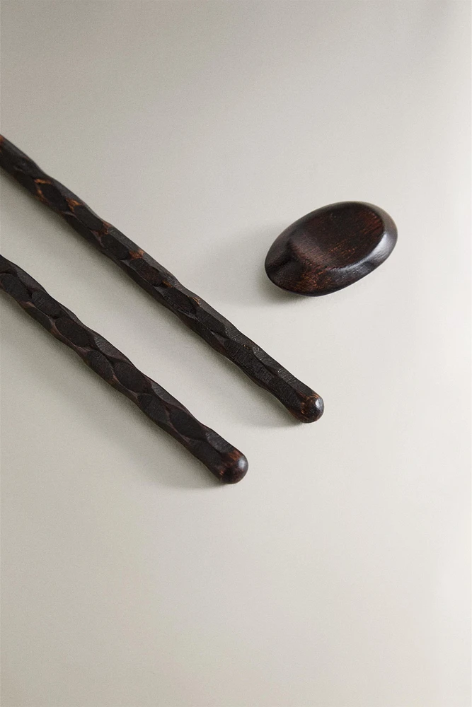 SET OF CHOPSTICKS AND WOODEN STAND