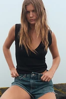V-NECK TOP