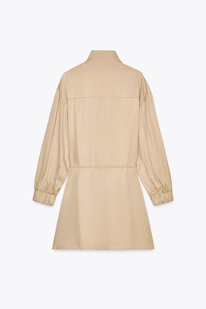 ROBE COURTE SATINÉE