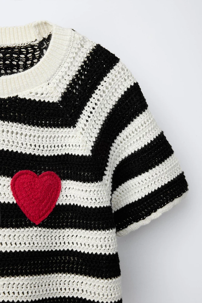 HEART PATCH STRIPED T-SHIRT