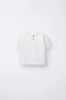 T-SHIRT COL TUNISIEN TEXTURE COMBINÉE