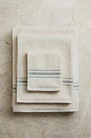 BATH TOWEL WITH COLORED BORDER