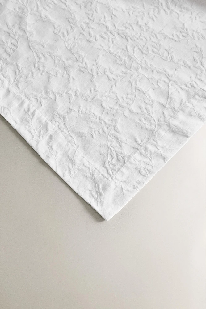 JACQUARD LEAF TABLECLOTH