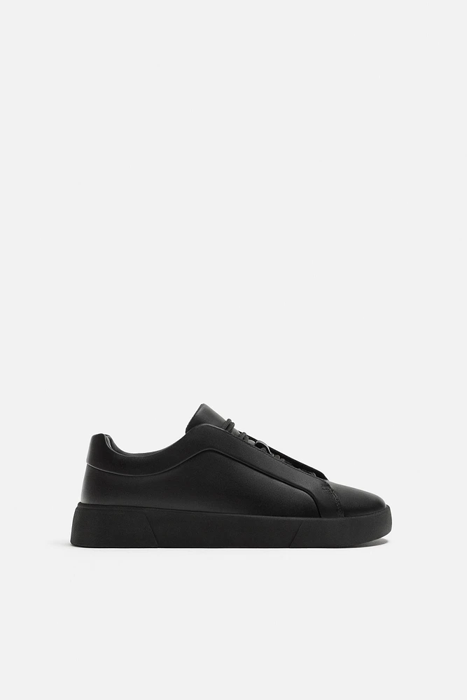 BASKETS EN CUIR
