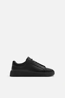 BASKETS EN CUIR