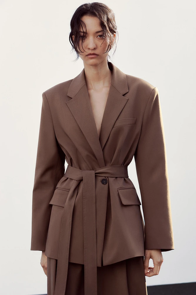 BELTED BLAZER