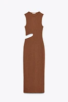 ROBE LONGUE À TEXTURE ET DÉTAIL AJOURÉ