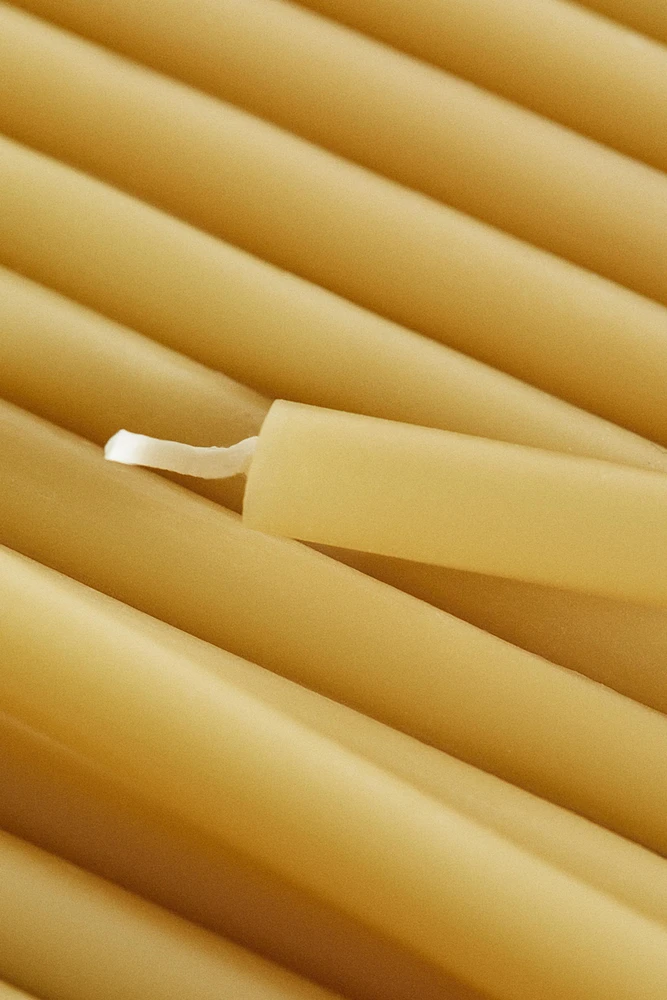 SET OF DECORATIVE CYLINDRICAL THIN TAPER CANDLES (SET OF 10)