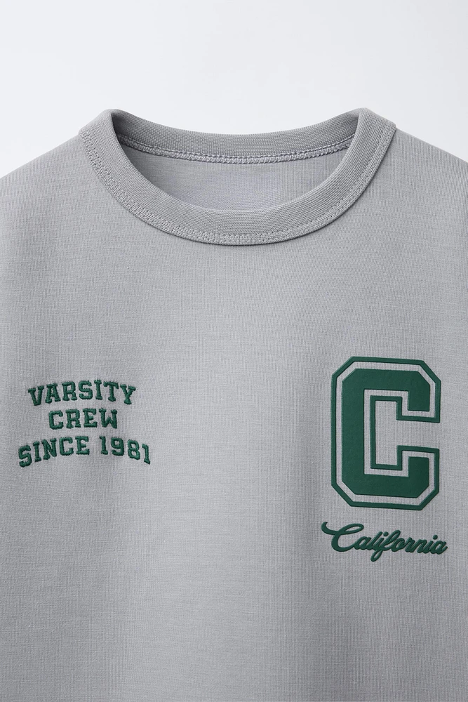T-SHIRT STYLE UNIVERSITAIRE
