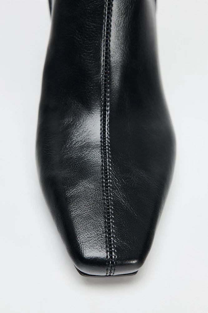 POINTED TOE HEELED ANKLE BOOTS