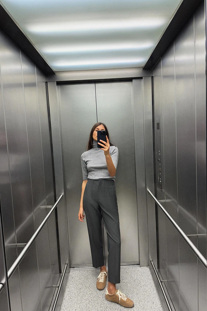 HIGH-WAISTED PANTS