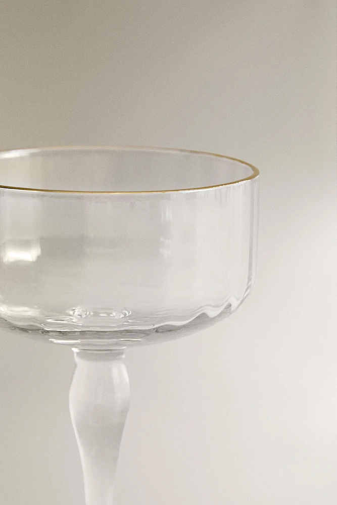 RAISED DESIGN WINE GLASS