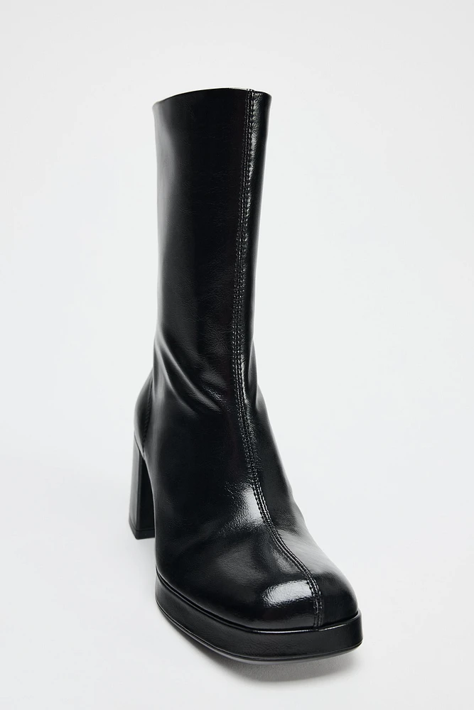 BOTTINES À TALONS ET PLATEFORMES