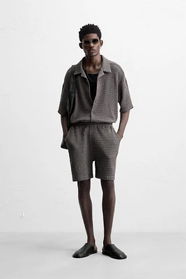 IRREGULAR TEXTURED BERMUDA SHORTS