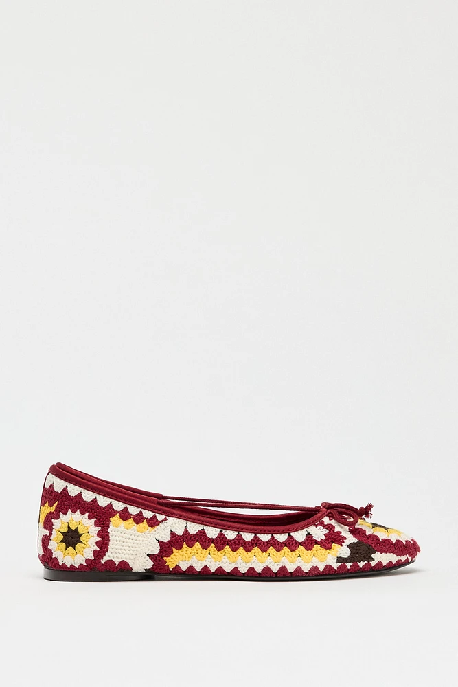EMBROIDERED BALLET FLATS