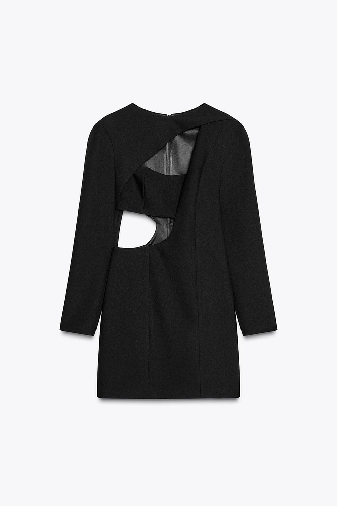 ROBE COURTE CUT OUT
