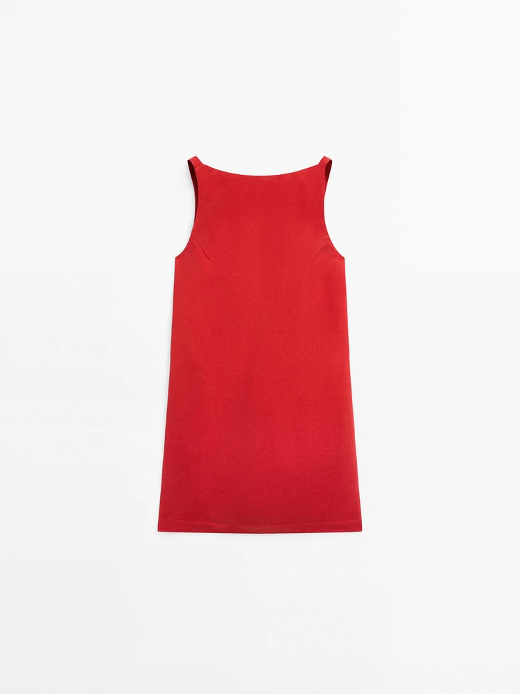 Short linen blend dress with low-cut back