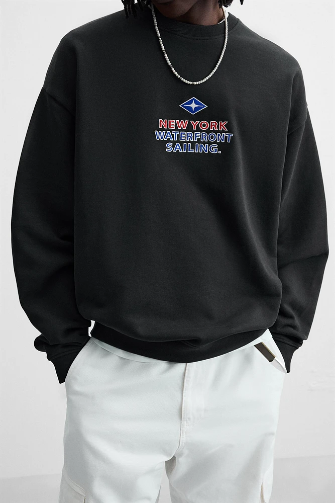 SWEAT NAUTIQUE À INSCRIPTIONS BRODÉES