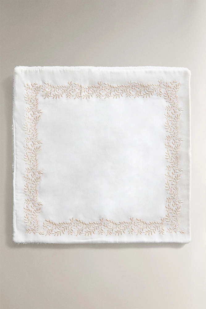 LOT SERVIETTES INVITÉS BRODERIE VÉGÉTALE (LOT DE 2)