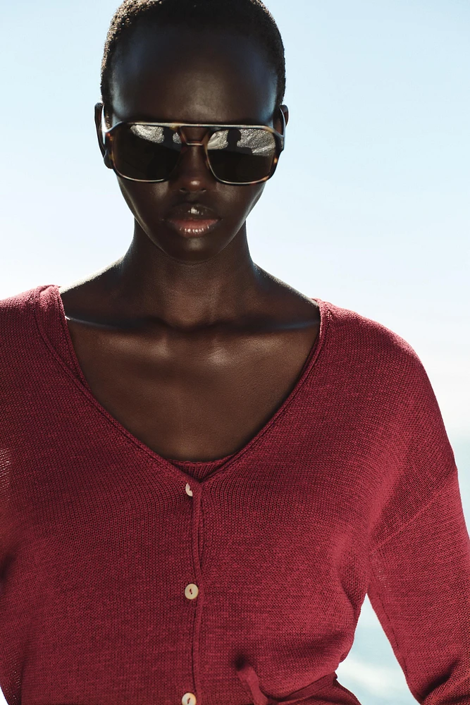 VESTE EN MAILLE AVEC LIN