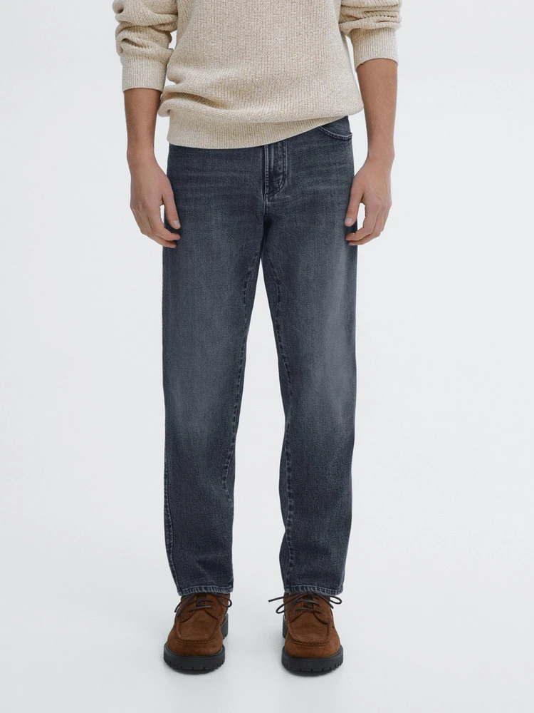Tapered fit jeans