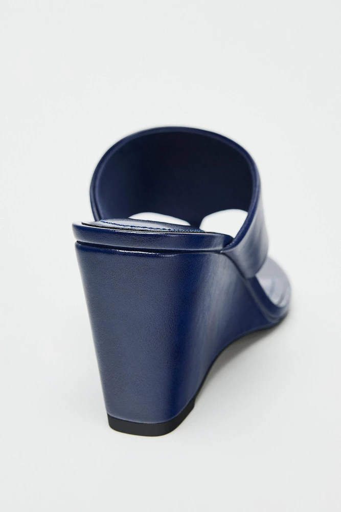 WEDGE SANDALS