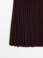 Pleated midi skirt with elastic waistband