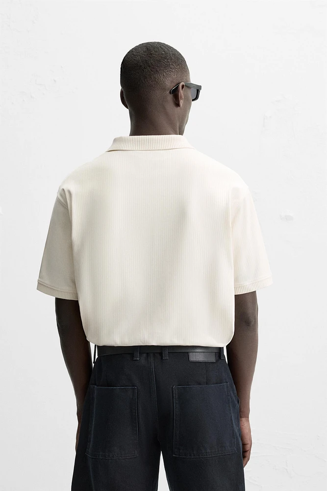 POLO À TEXTURE AVEC ZIP