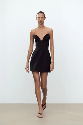 SWEETHEART NECKLINE DRESS
